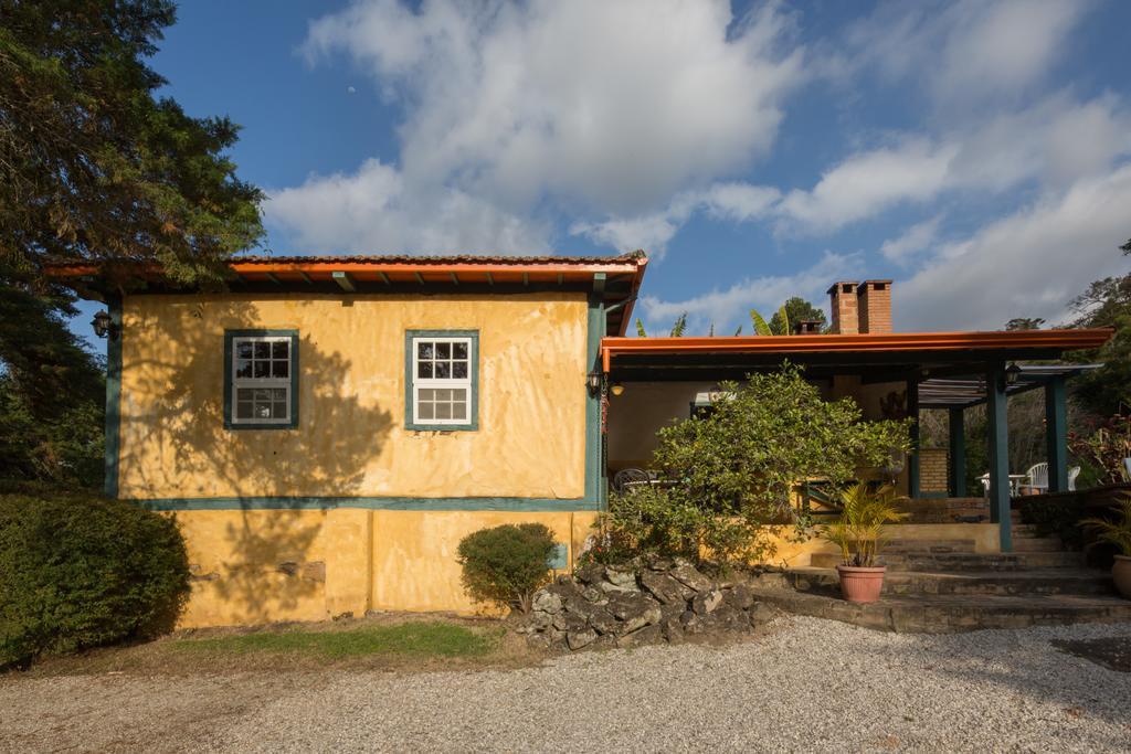 Pousada Chales Da Casa Centenaria Santo Antônio do Pinhal Exteriör bild